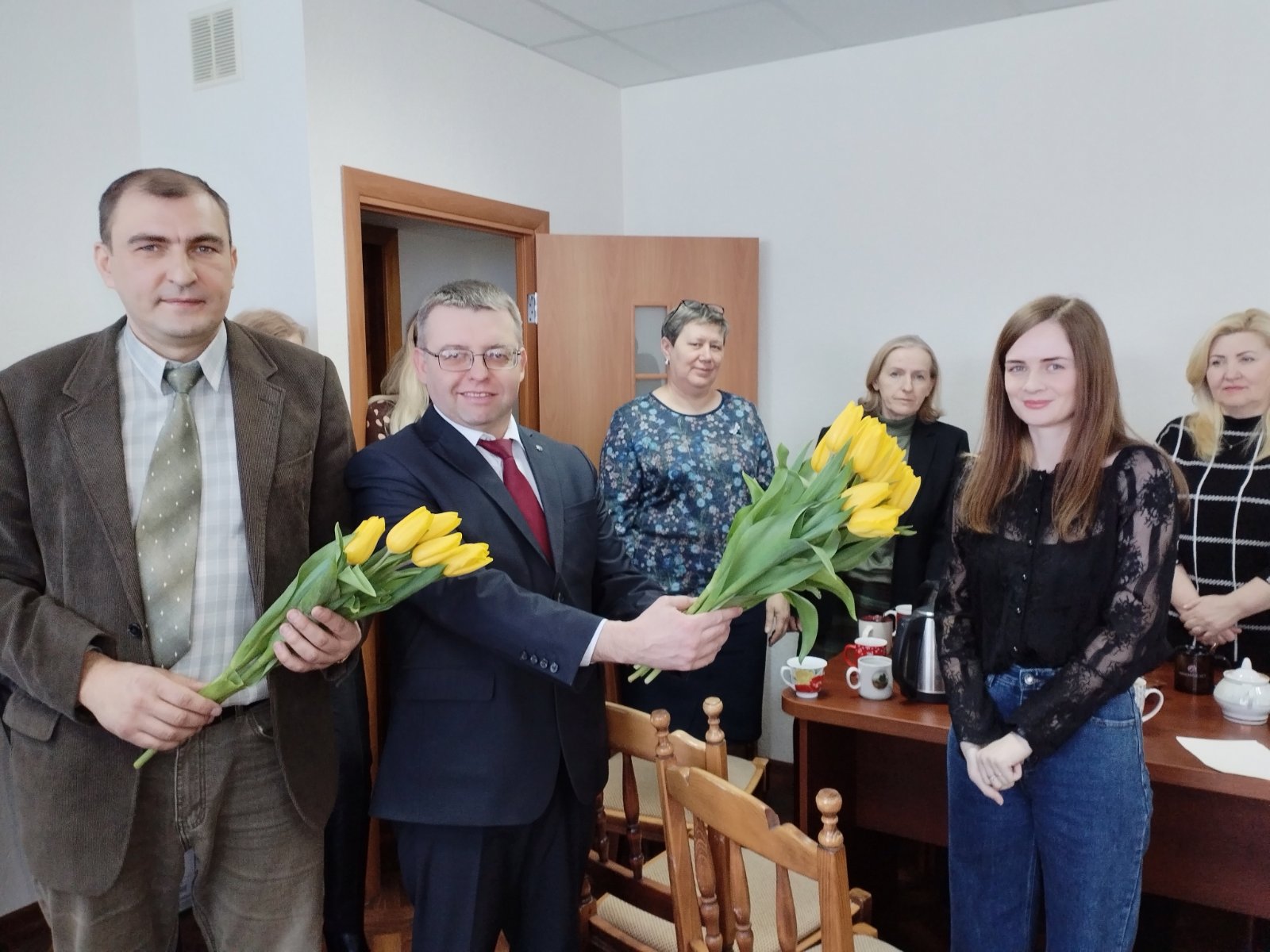 IMG-eb6efa73570ba4cf198af3576b504ab1-V c1126